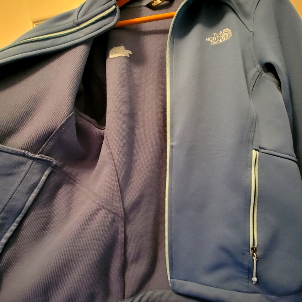 Northface Women's Windwall Jacket - image 3